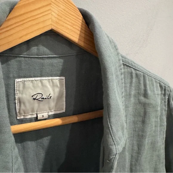 Rails Ellis Cotton Gauze Button Up Shirt in Aloe, Size S - Picture 7 of 13